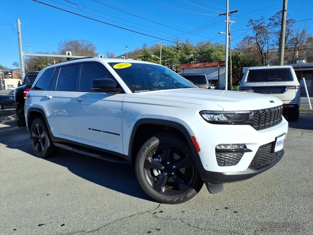 Used 2023 Jeep Grand Cherokee Limited w/ Luxury Tech Group II image 36