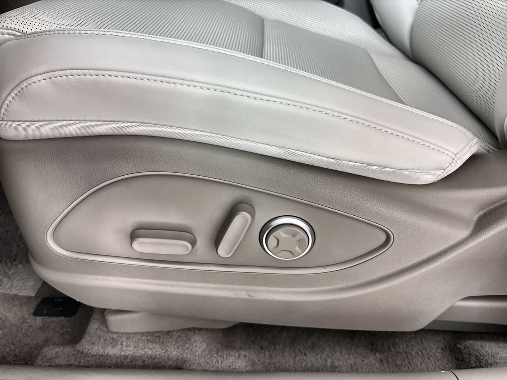 New 2026 Hyundai Palisade SEL Premium FWD image 14
