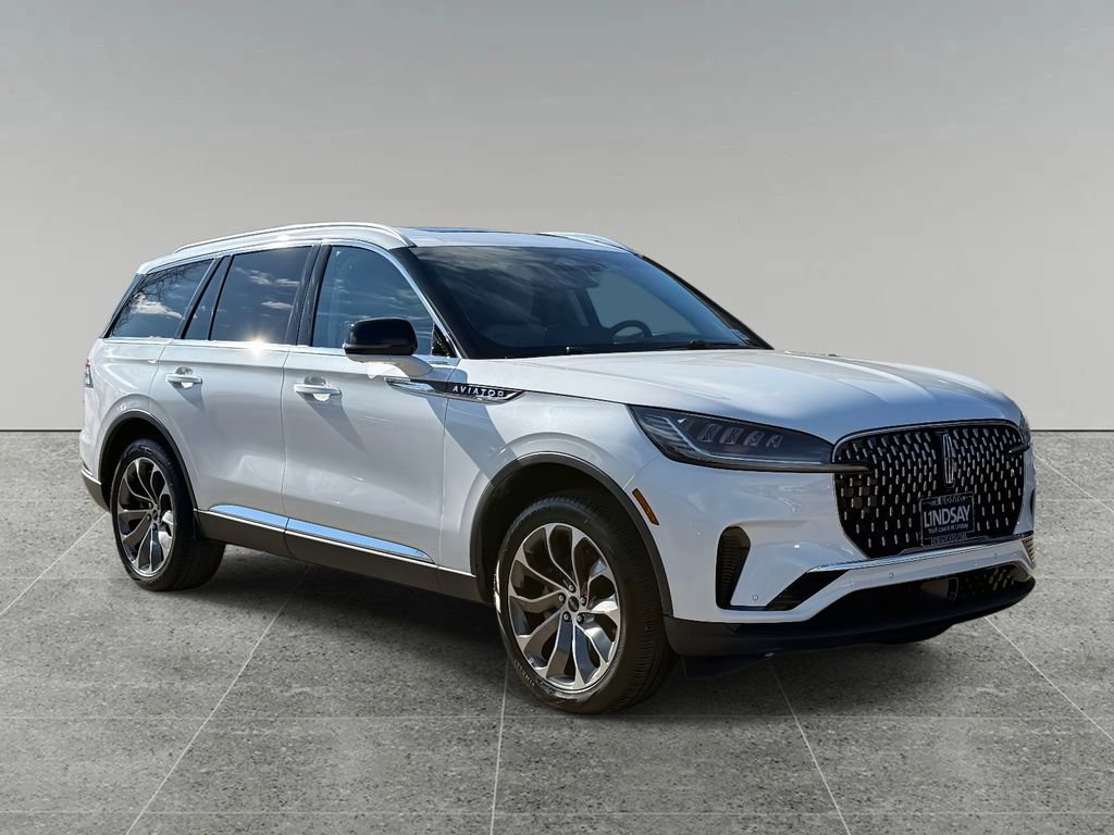 Used 2025 Lincoln Aviator Reserve AWD/4WD image 9