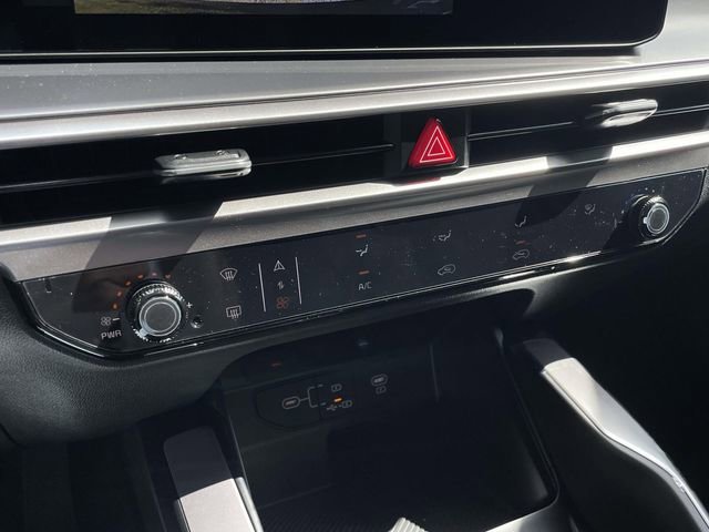 Certified 2026 Kia Sorento LX FWD image 35