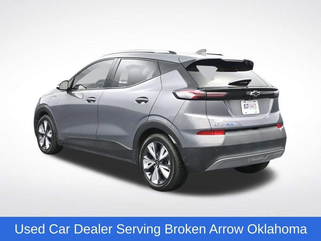 Used 2022 Chevrolet Bolt EUV LT w/ Convenience Package image 8