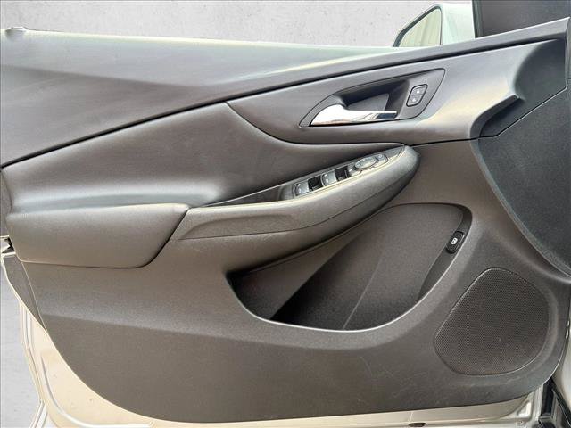 Used 2018 Chevrolet Volt LT w/ Comfort Package FWD image 10