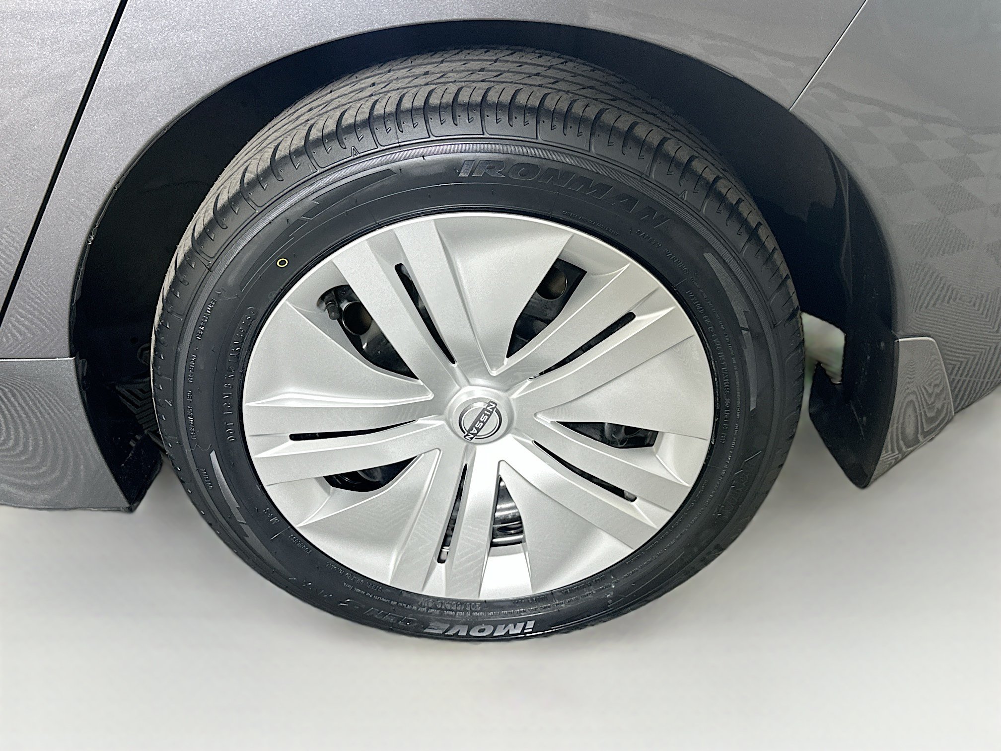 Used 2024 Nissan Leaf S FWD image 11