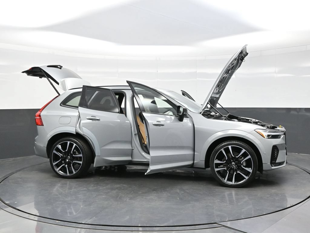 Used 2024 Volvo XC60 B5 Ultimate w/ Protection Package Premier AWD/4WD image 47