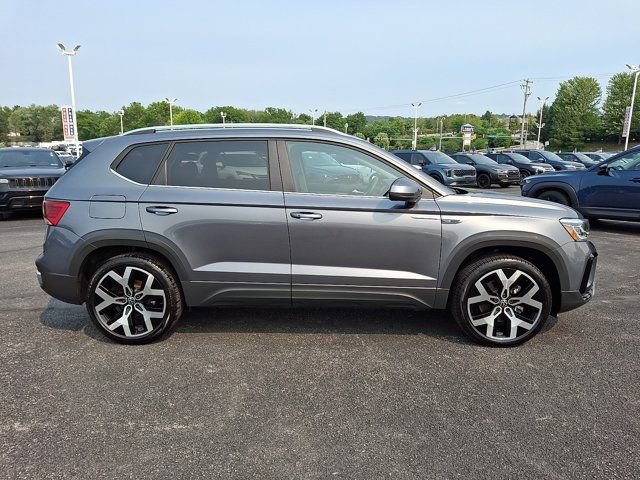 Certified 2022 Volkswagen Taos SEL AWD/4WD image 9