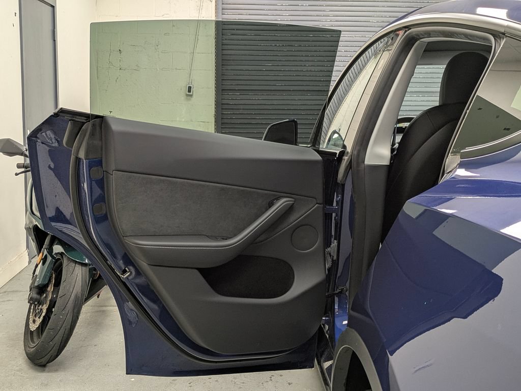 Used 2023 Tesla Model Y AWD image 11