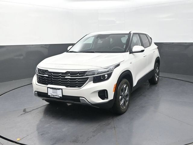 Used 2024 Kia Seltos LX AWD/4WD image 5