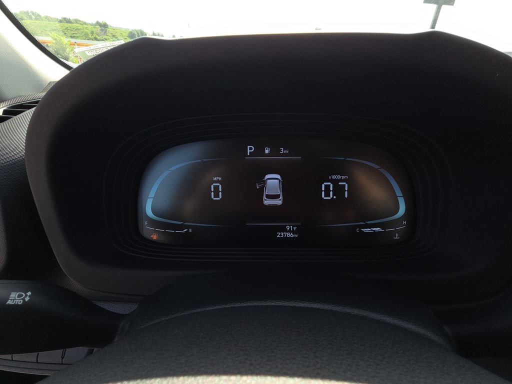 Used 2023 Hyundai Venue SEL FWD image 16