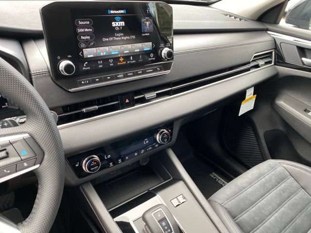 New 2026 Nissan Rogue SL AWD/4WD image 17