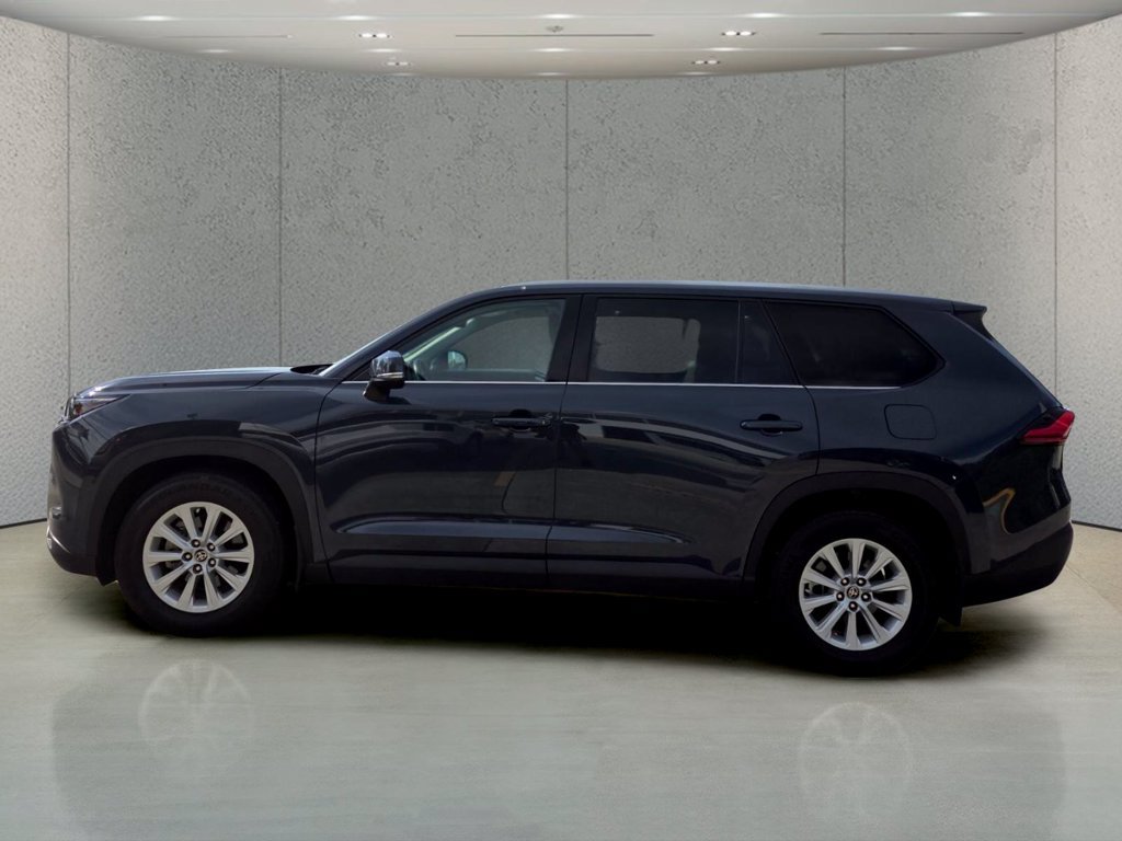Used 2024 Toyota Grand Highlander FWD image 2
