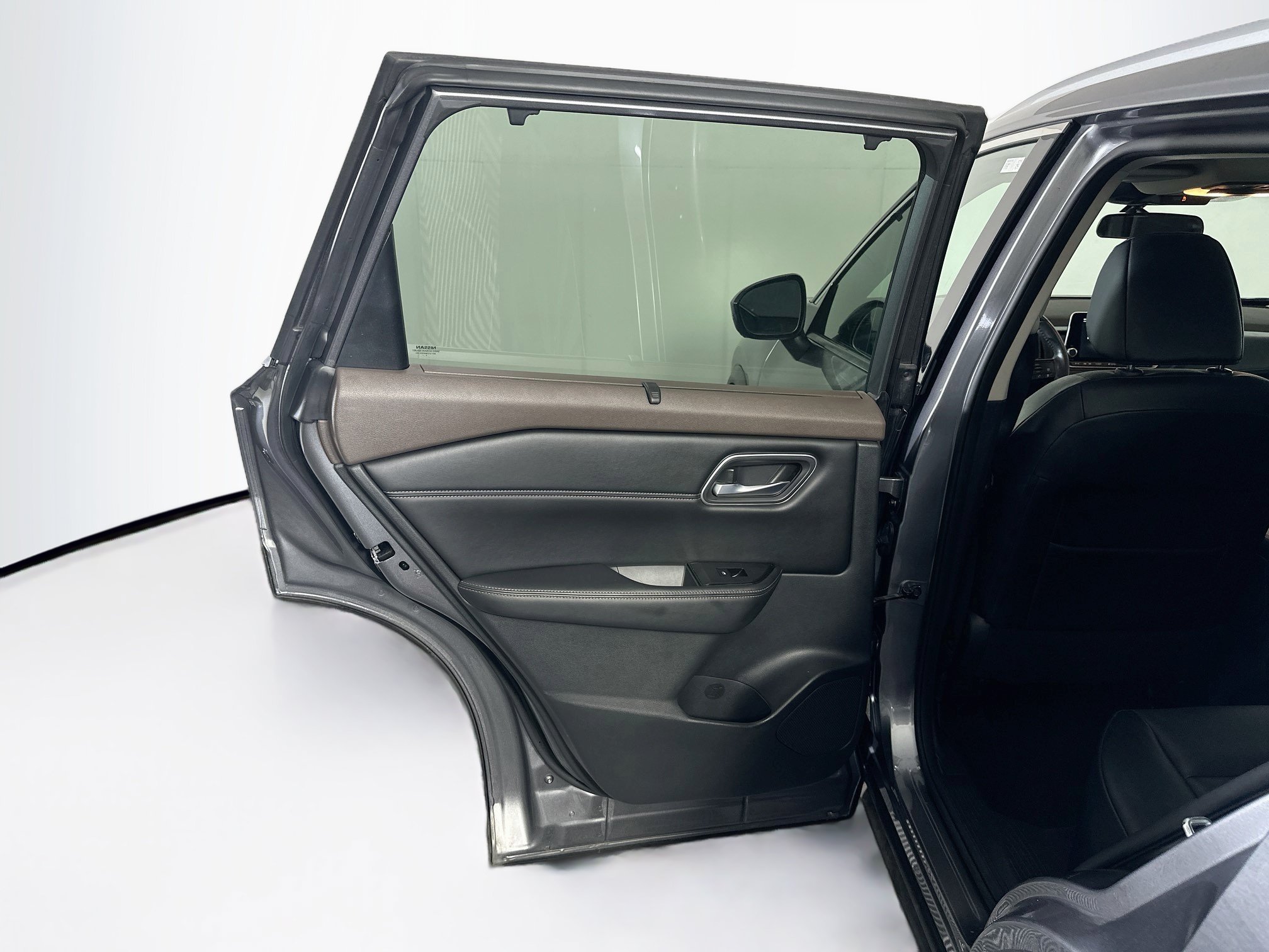 Used 2021 Nissan Rogue SV w/ Premium Package FWD image 28