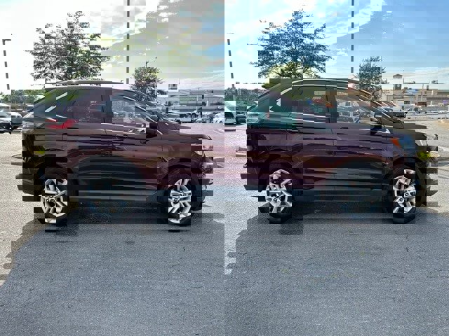 Certified 2019 Ford Edge SEL w/ Equipment Group 201A image 9