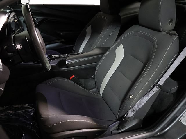 Used 2016 Chevrolet Camaro SS RWD image 4
