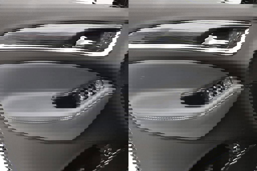 Used 2023 Buick Enclave Essence w/ Experience Buick Package image 14