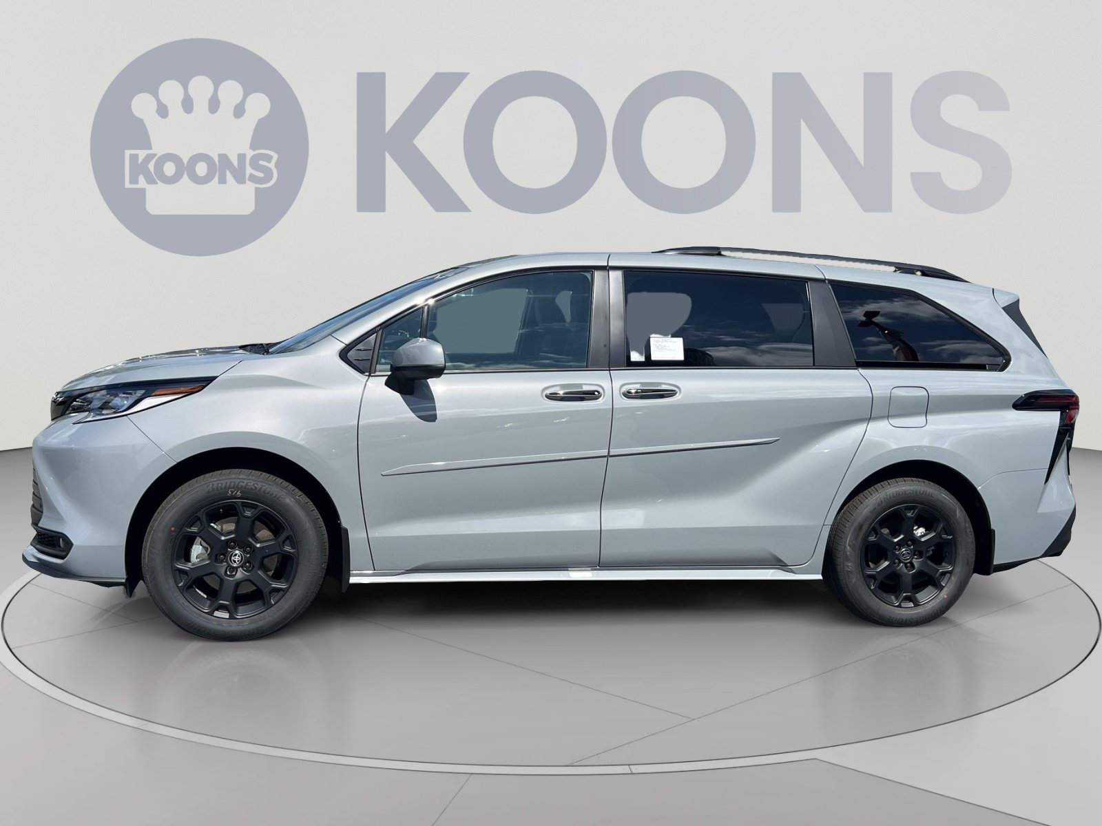 New 2026 Toyota Sienna XLE Woodland Edition AWD/4WD image 2