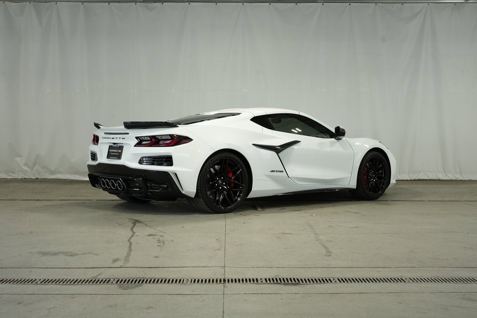 Used 2023 Chevrolet Corvette Z06 image 5