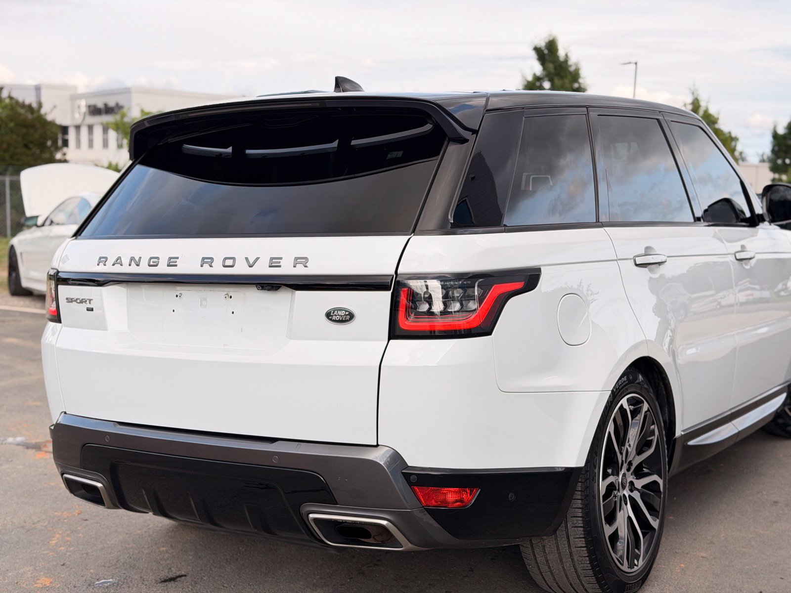 Used 2022 Land Rover Range Rover Sport HSE Silver Edition AWD/4WD image 2