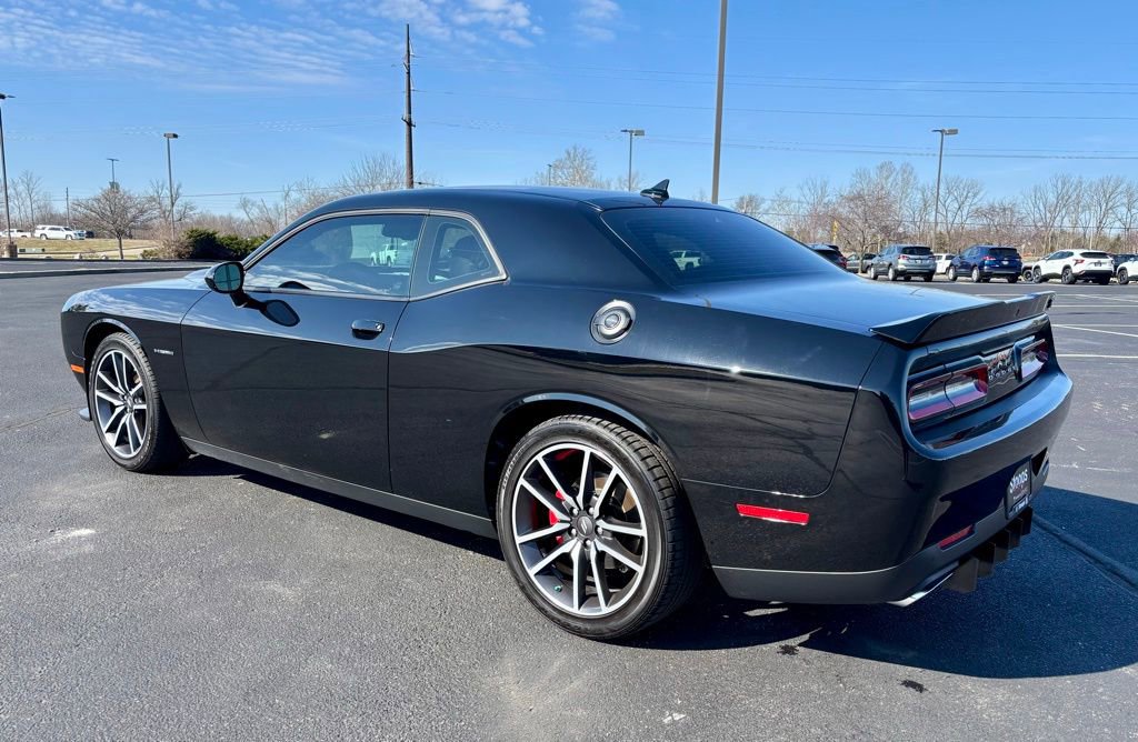 Used 2022 Dodge Challenger R/T w/ Plus Package image 5