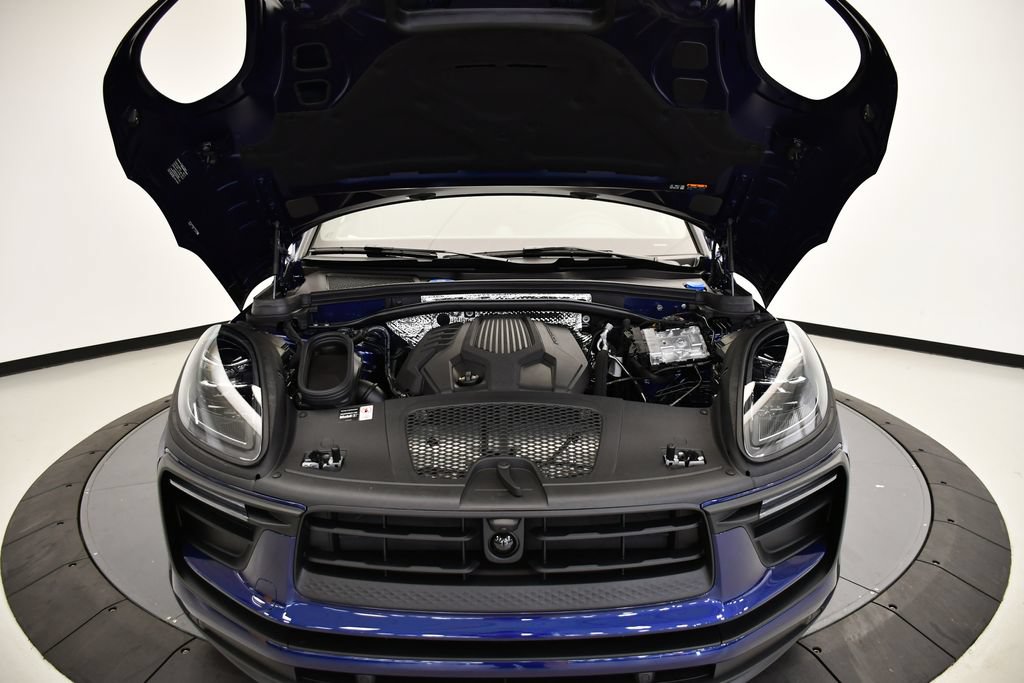 Certified 2026 Porsche Macan AWD/4WD image 14
