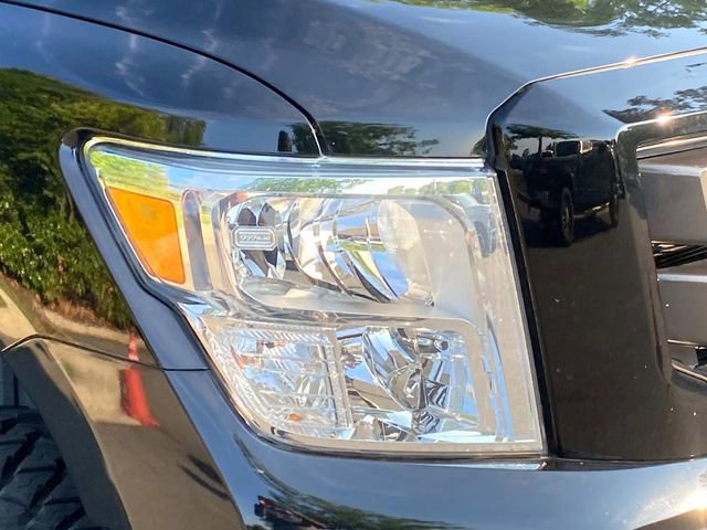 Used 2021 Nissan Titan SV w/ SV Convenience Package AWD/4WD image 4