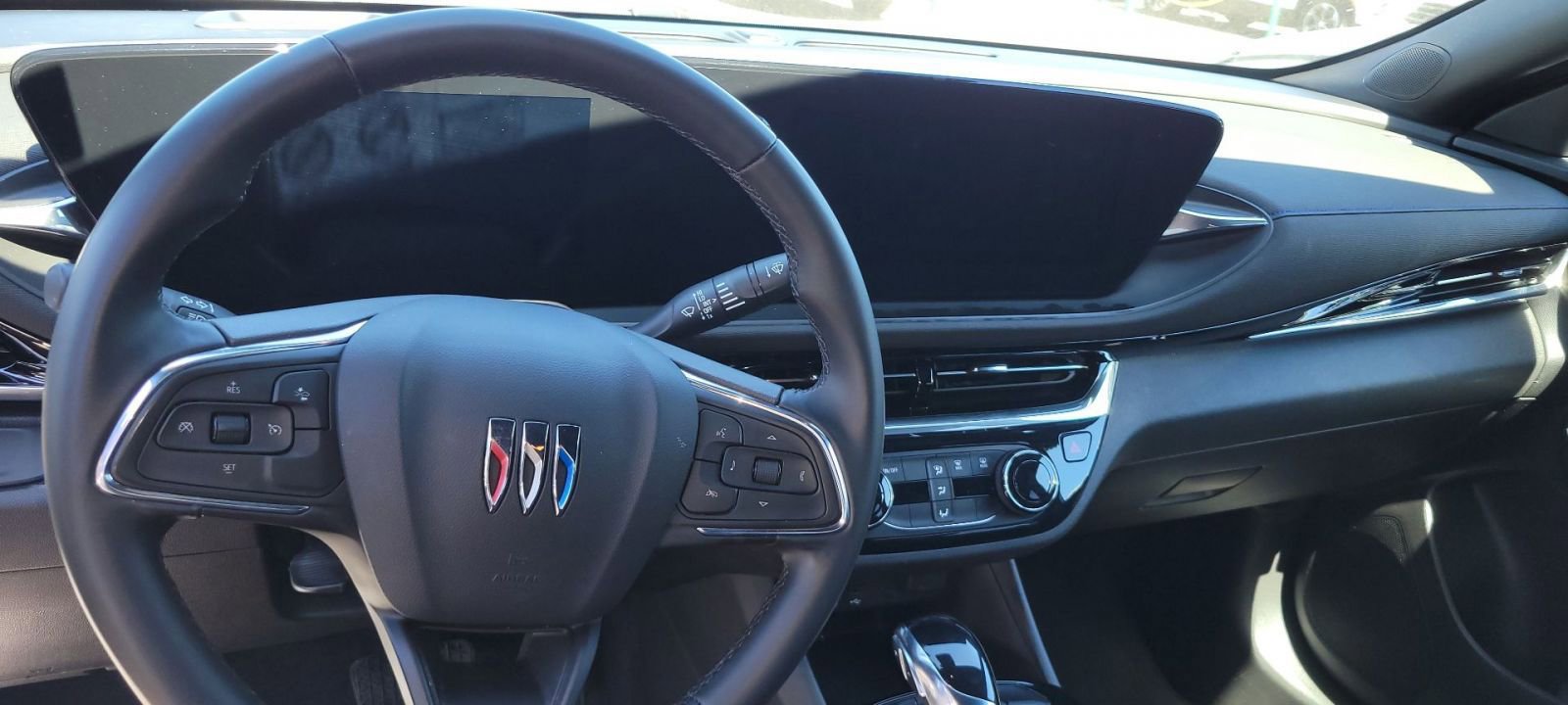 Used 2025 Buick Envista Sport Touring image 13