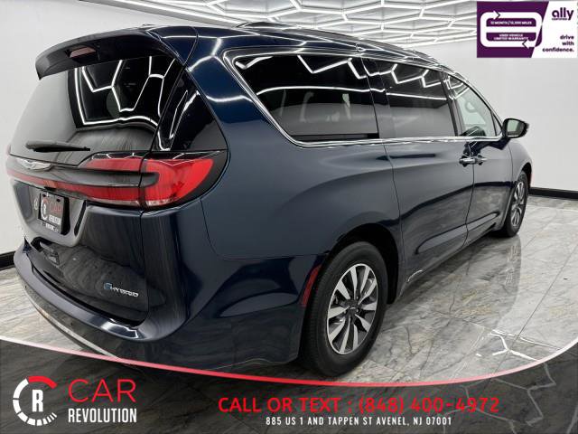 Used 2021 Chrysler Pacifica Touring-L image 10