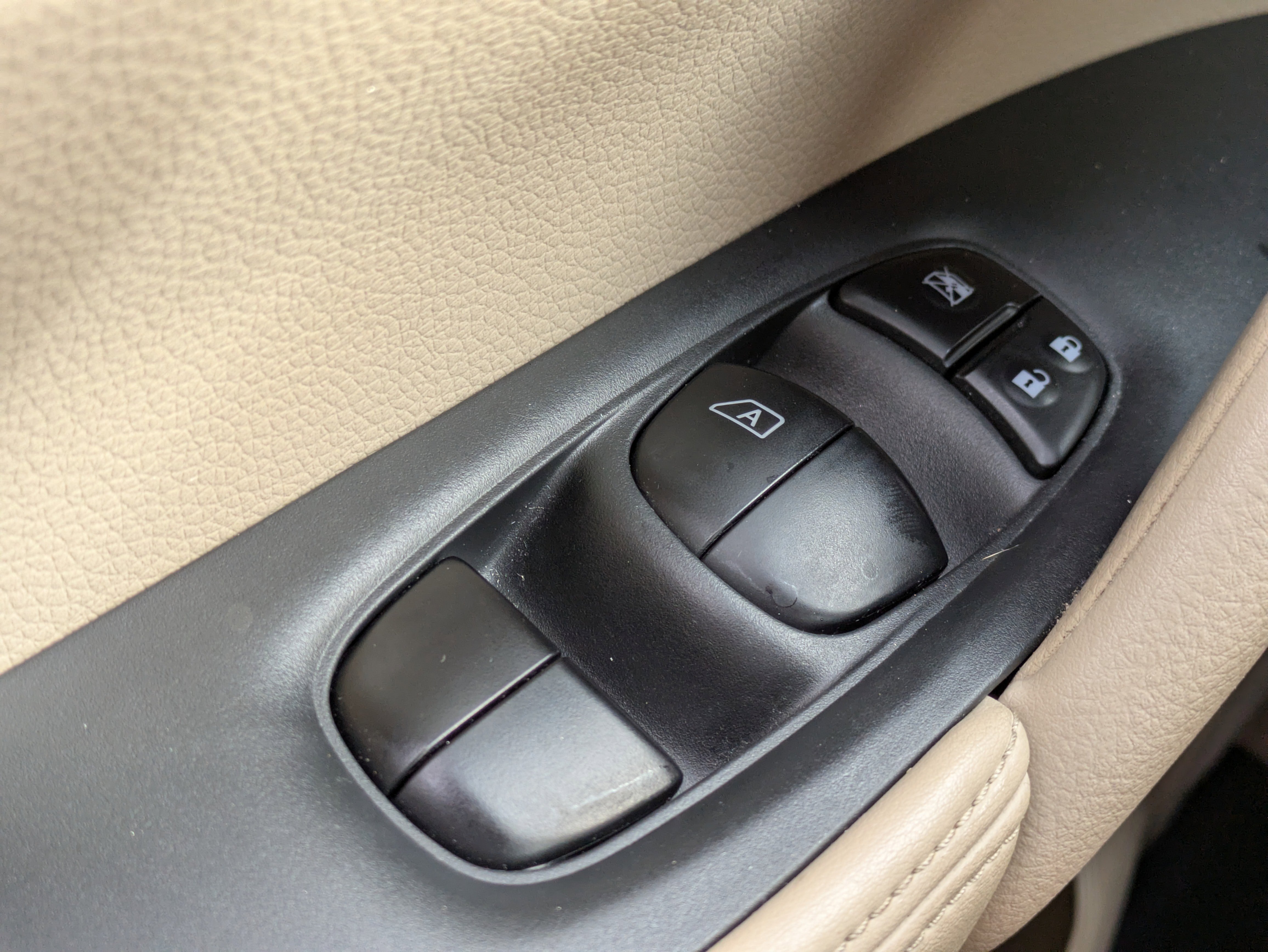 Used 2020 Nissan Rogue SL w/ Premium Package image 22