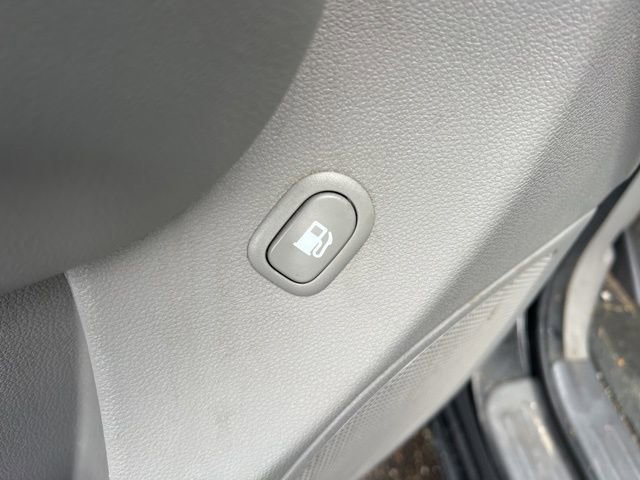 Used 2012 Kia Sedona LX image 25