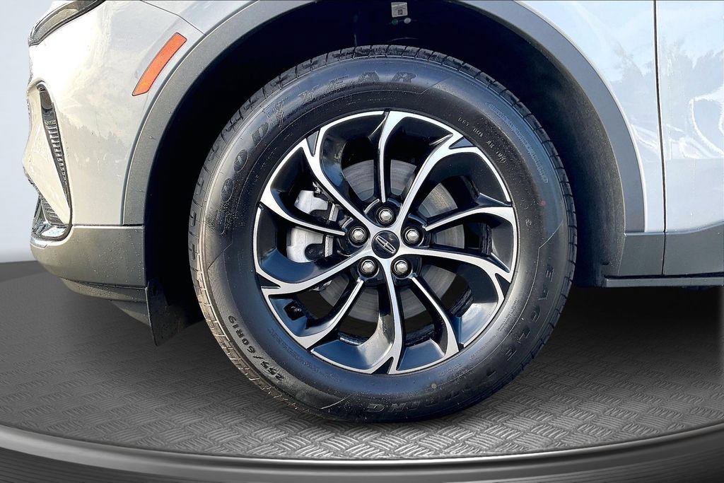New 2026 Lincoln Nautilus Premier AWD/4WD image 13