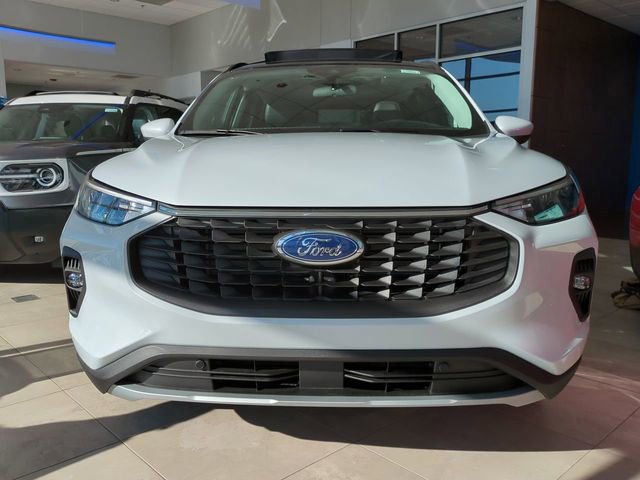 New 2025 Ford Escape SE w/ Class II Trailer Tow Package image 8