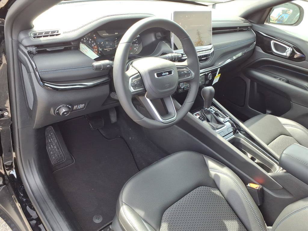 New 2026 Jeep Compass Latitude AWD/4WD image 4