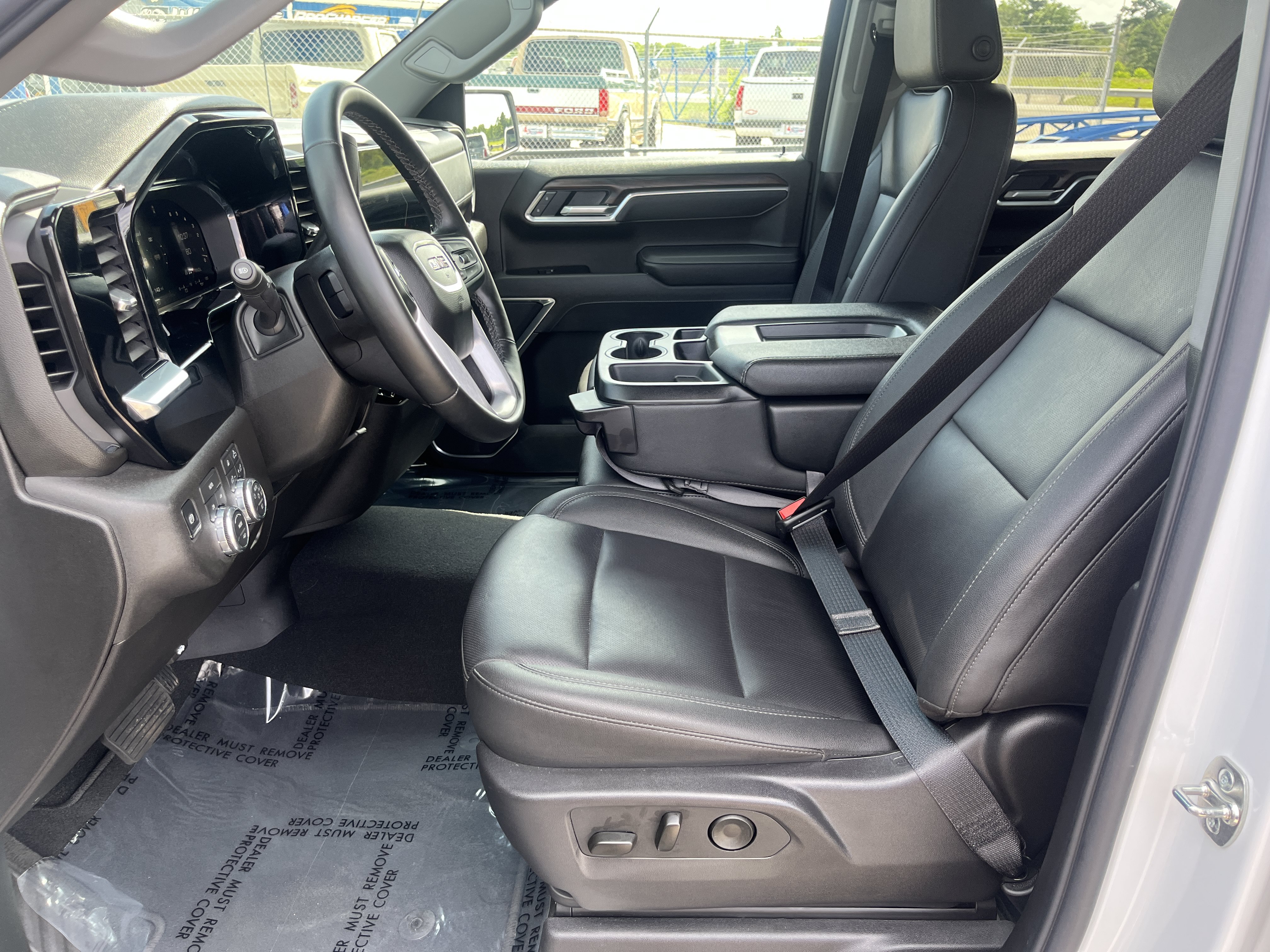 Used 2026 GMC Sierra 1500 SLT AWD/4WD image 18