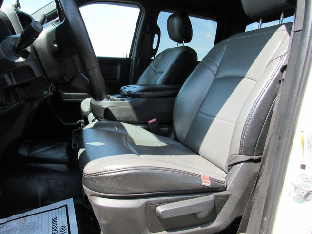 Used 2022 RAM 3500 Tradesman RWD image 29