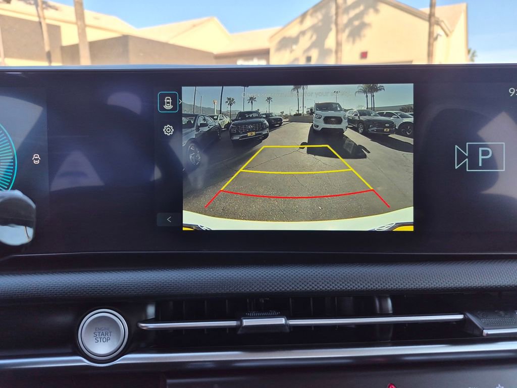 Used 2025 Hyundai Tucson SE image 16