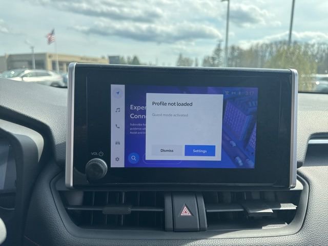 Used 2023 Toyota RAV4 SE w/ Weather & Moonroof Package image 18
