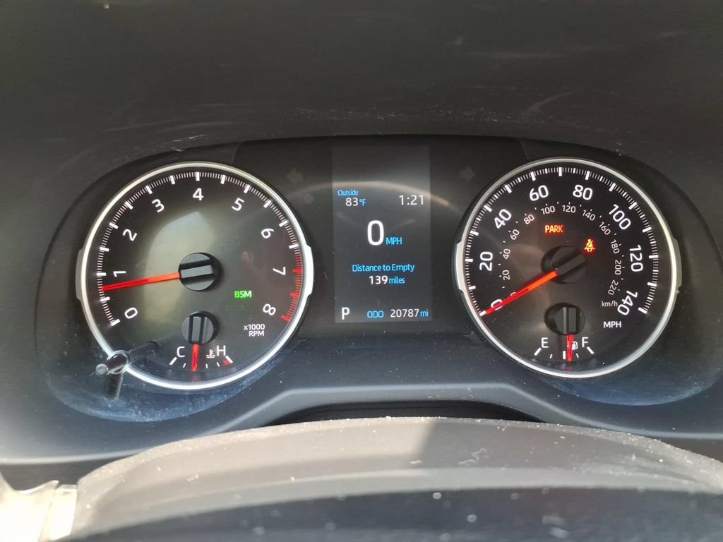 Used 2021 Toyota RAV4 XLE w/ Convenience Package AWD/4WD image 12