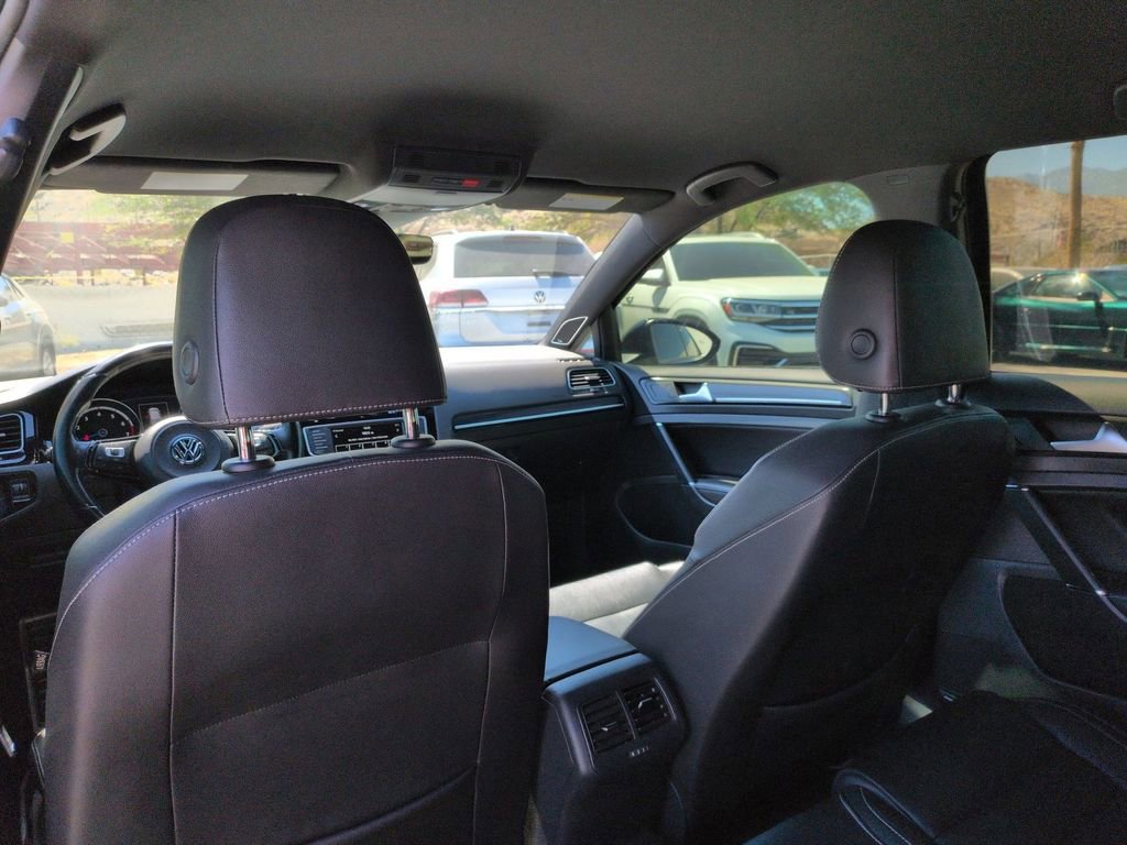 Used 2017 Volkswagen Golf R 4-Door image 16