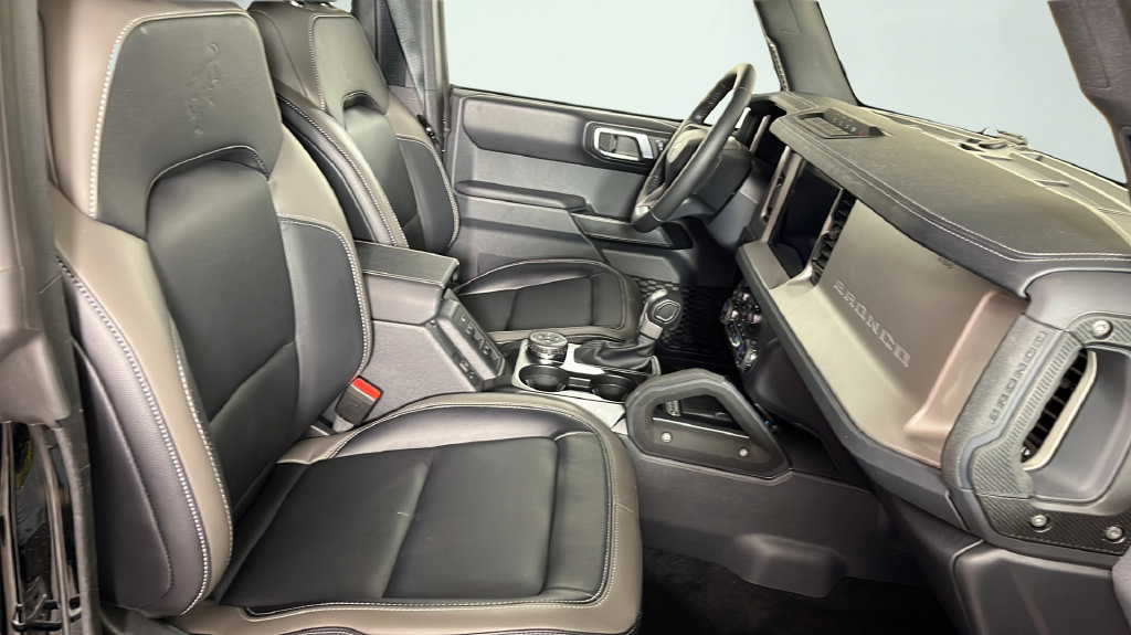 Used 2025 Ford Bronco Outer Banks w/ Sasquatch Package AWD/4WD image 24