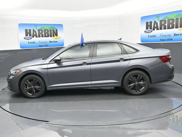 Used 2024 Volkswagen Jetta SE FWD image 2