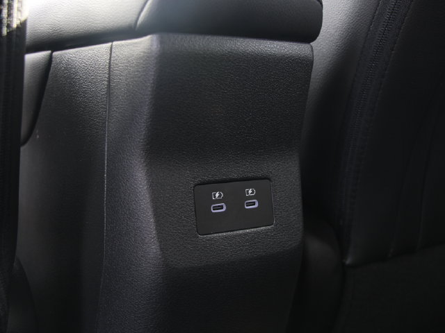 Used 2025 Nissan Kicks SR AWD/4WD image 26