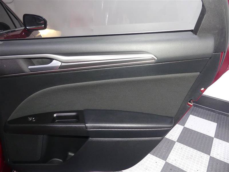 Used 2017 Ford Fusion SE w/ Equipment Group 201A FWD image 25