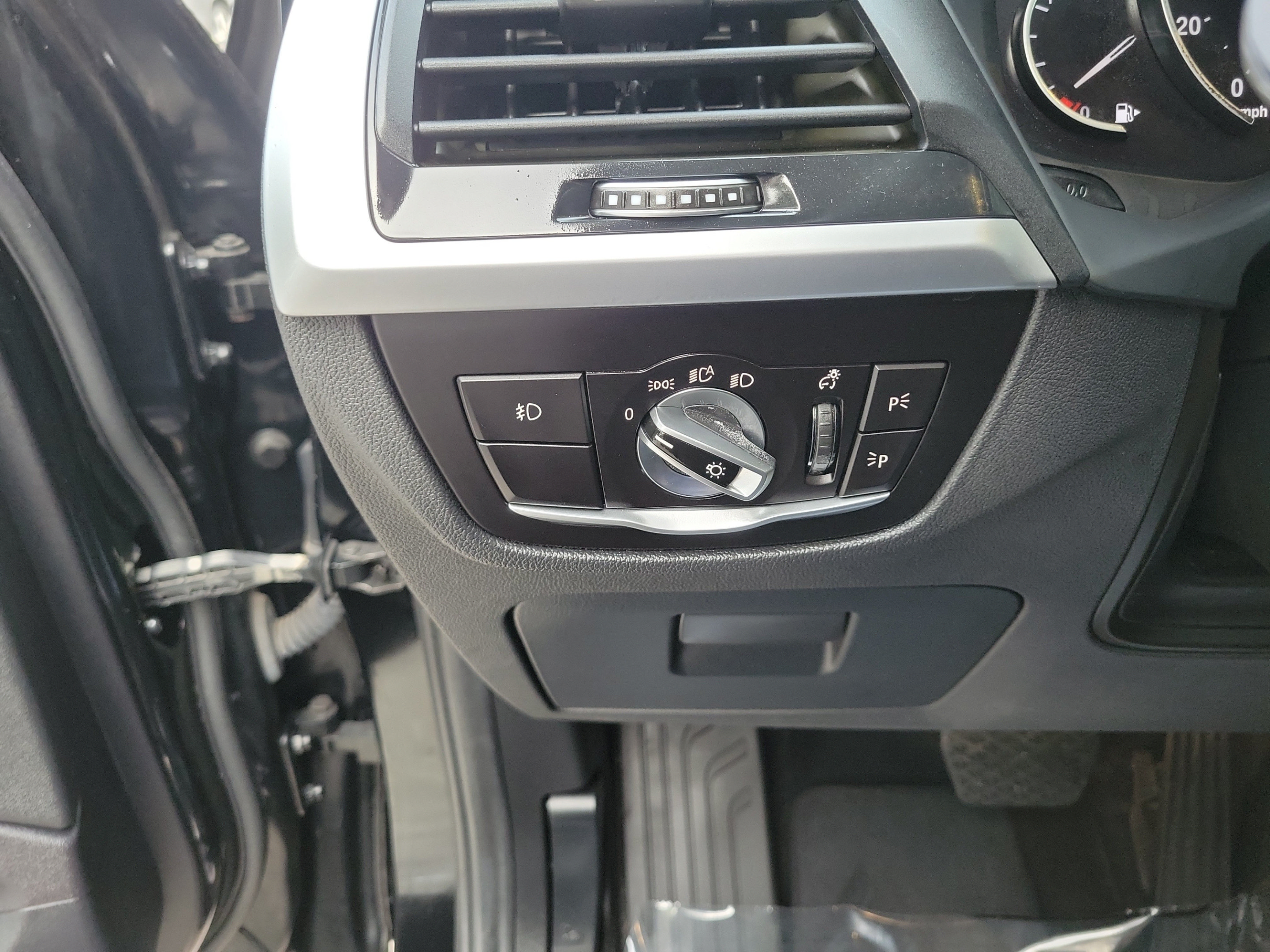 Used 2018 BMW X3 xDrive30i AWD/4WD image 28