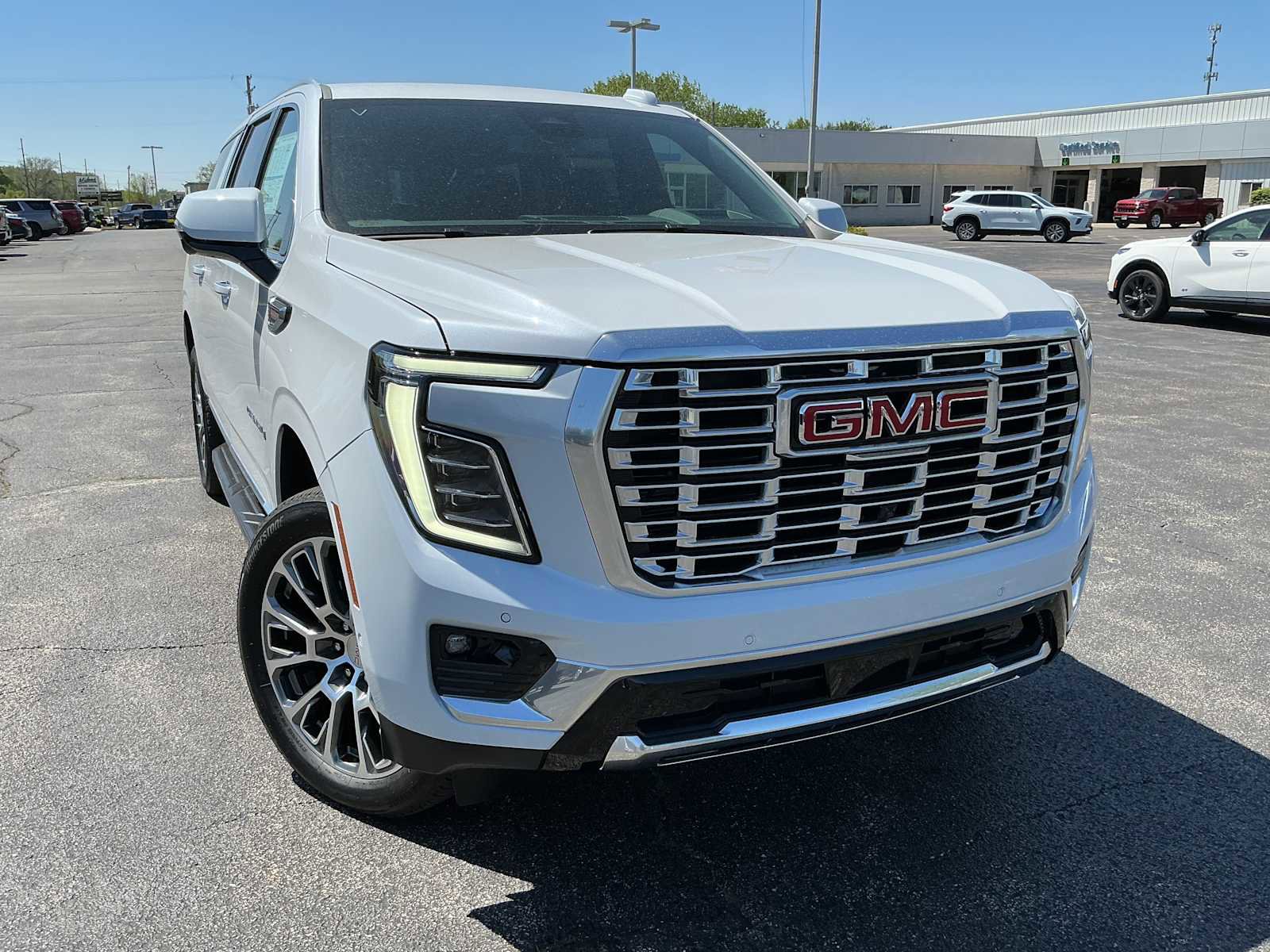 New 2026 GMC Yukon XL Denali AWD/4WD image 1