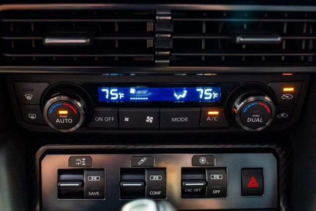 Used 2020 Nissan GT-R Premium w/ Premium Interior Package image 12