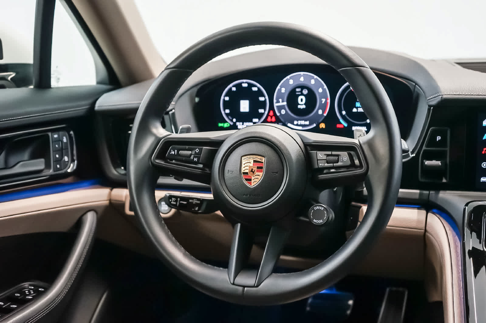 Certified 2025 Porsche Panamera 4 AWD/4WD image 21