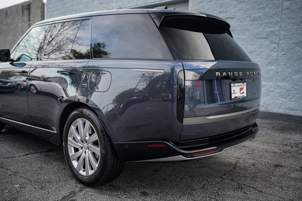 Used 2025 Land Rover Range Rover SE image 13