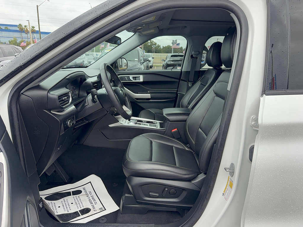 Certified 2024 Ford Explorer XLT w/ Equipment Group 202A RWD image 11