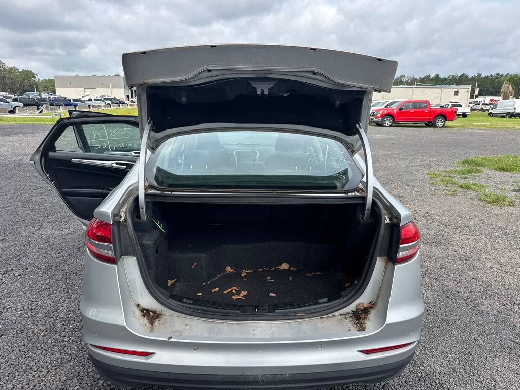 Used 2019 Ford Fusion SE FWD image 14