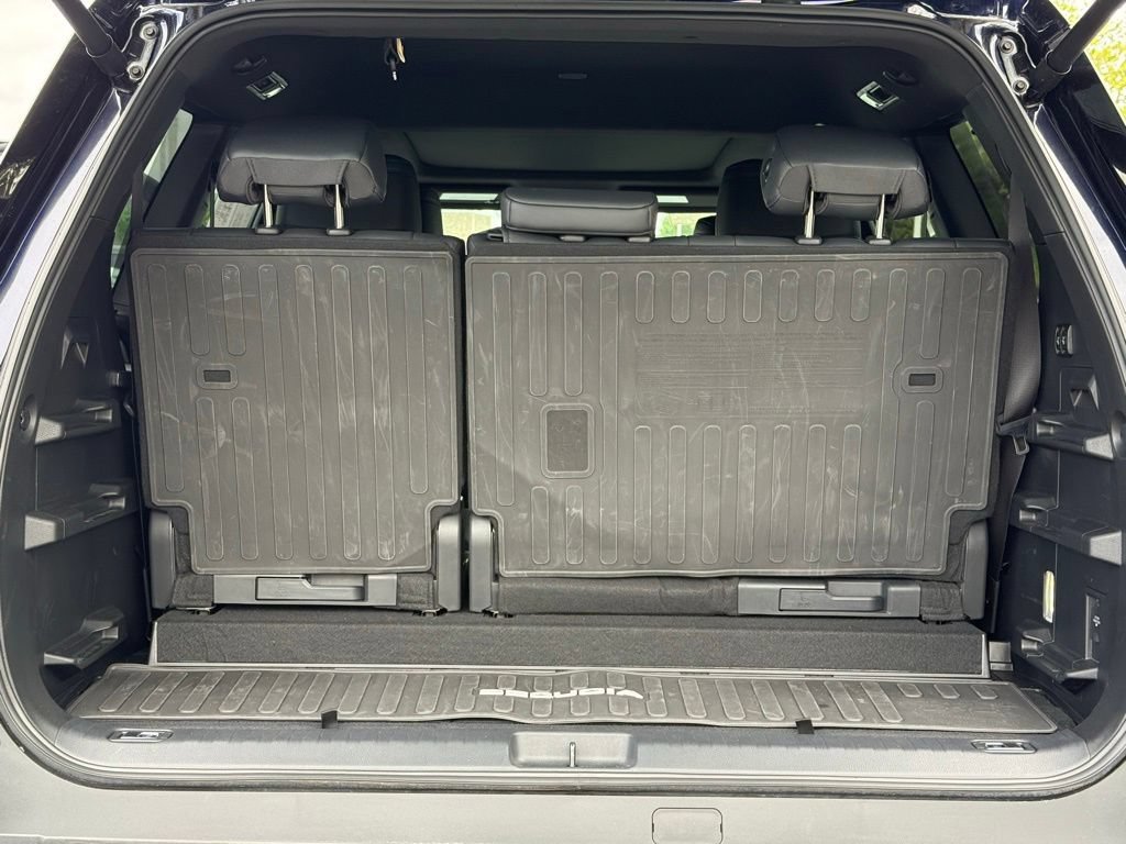 Certified 2025 Toyota Sequoia Platinum AWD/4WD image 11