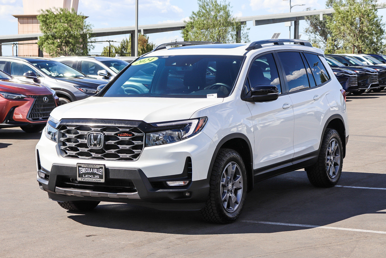 Used 2024 Honda Passport TrailSport image 3